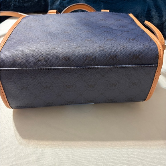 Anne Klein Navy and Tan Satchel - Picture 6 of 14